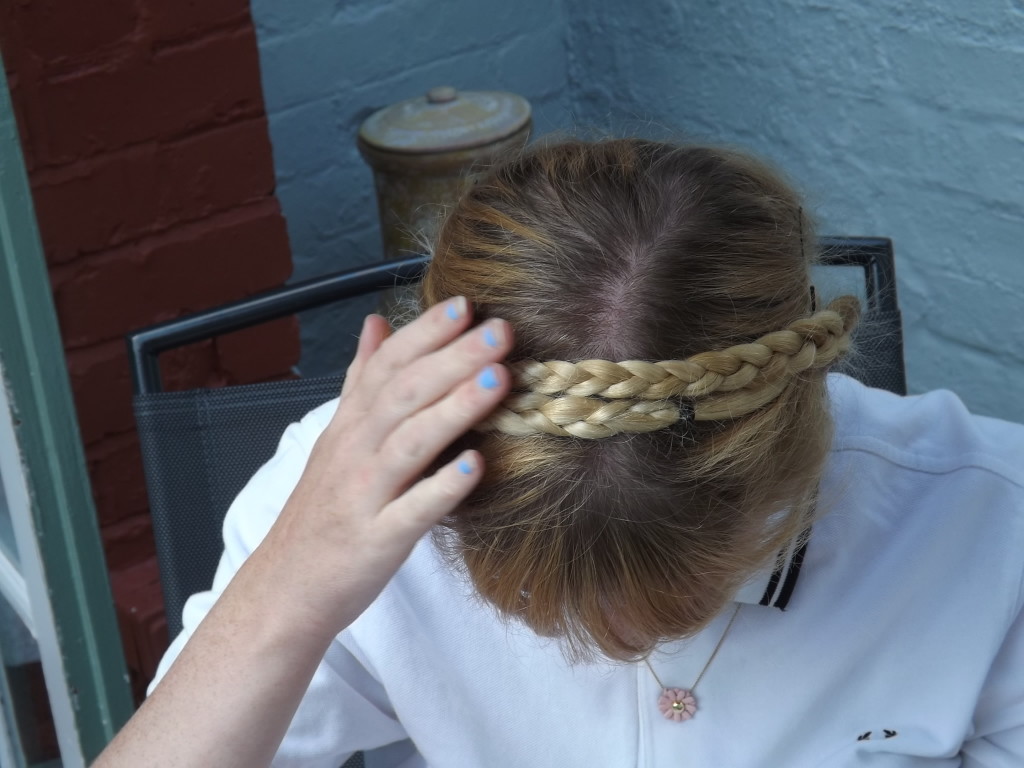 Guest Post: Milkmaid Braids with Nic from isayimposterista.com 7 Milkmaid braids
