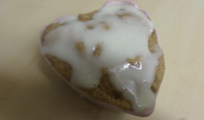 2013 10 26 18.22.44 Pixi Glow Tonic Cinnamon Cake in a Cup!