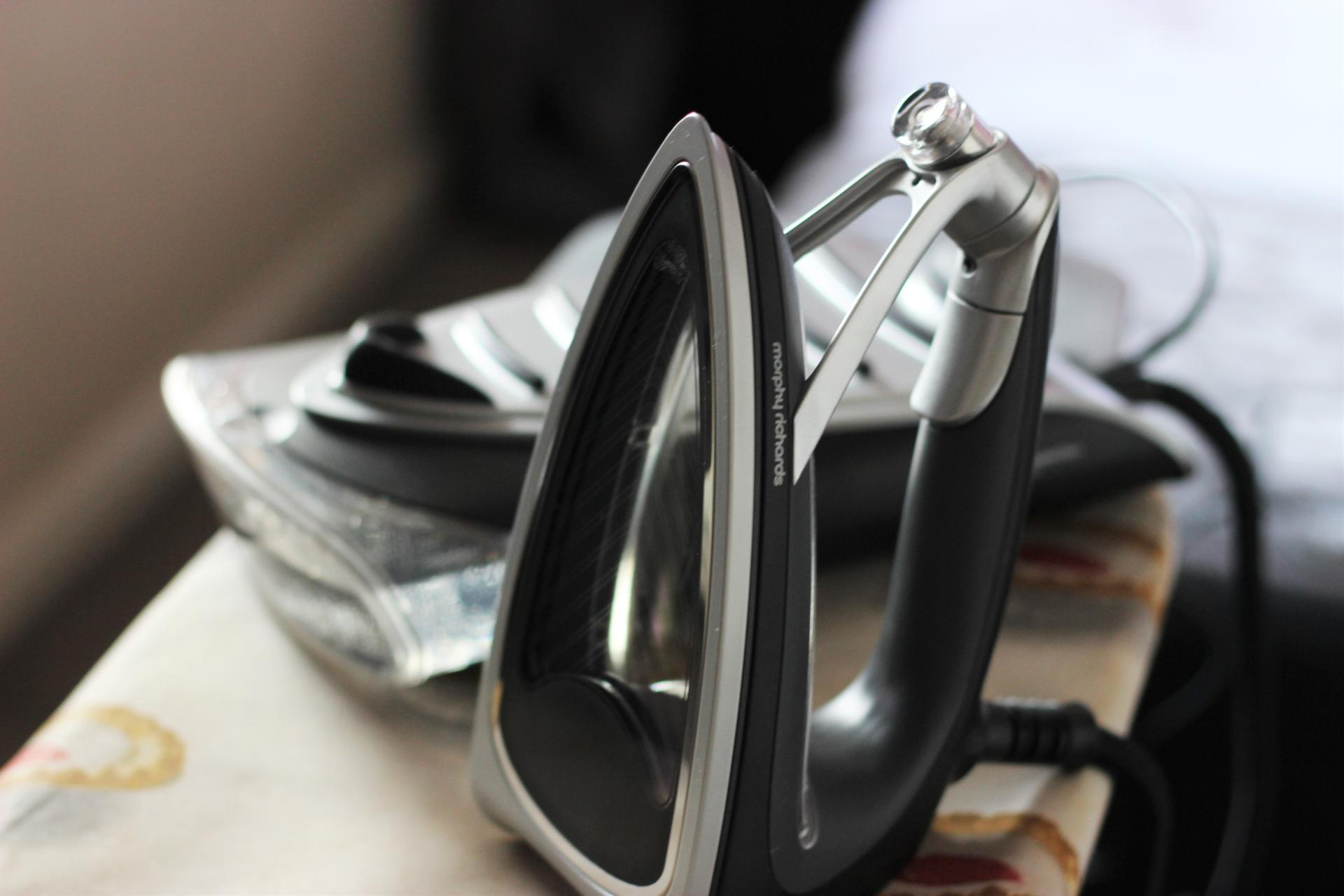 Morphy Richards Atomist Iron