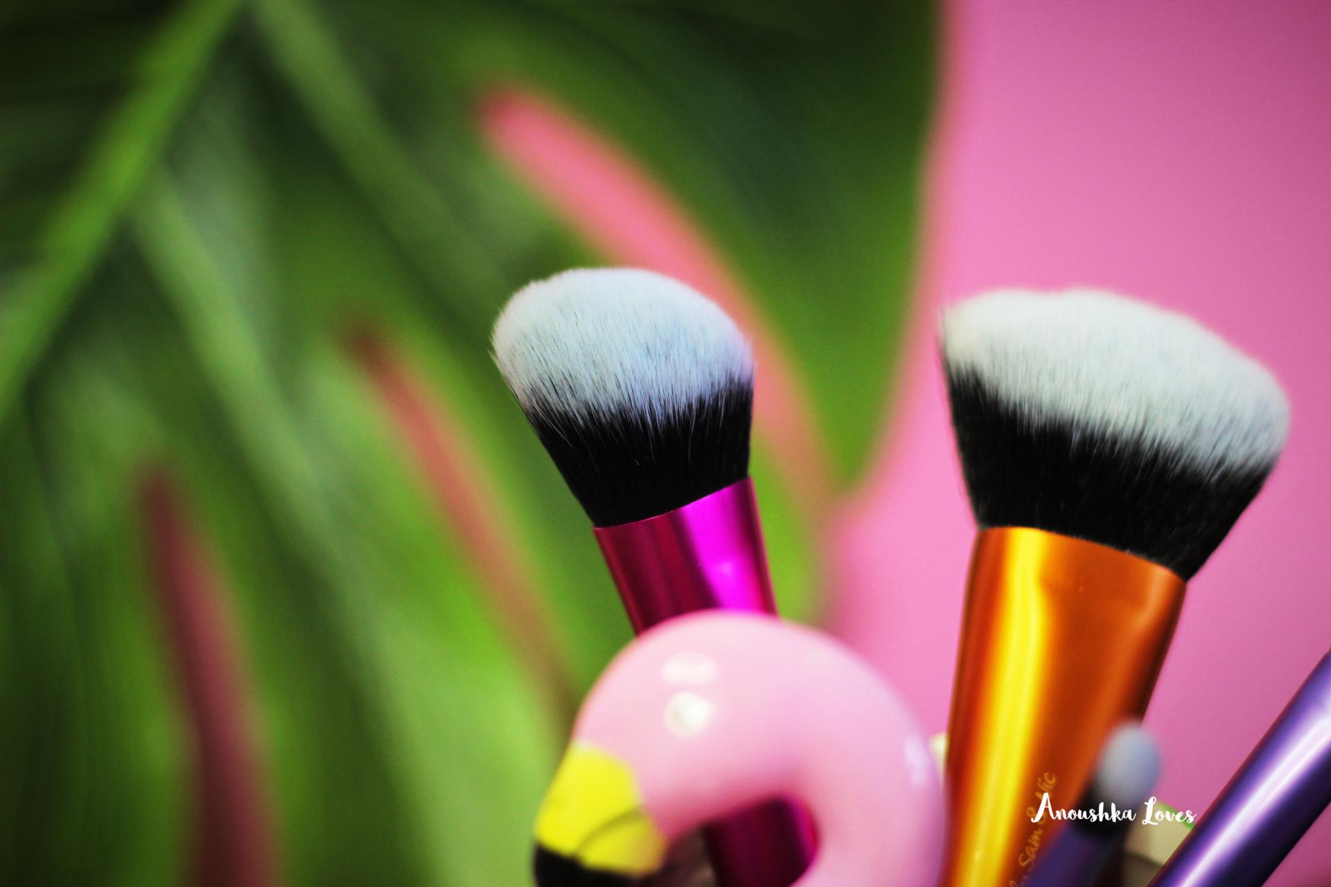 Real Techniques Insta Pop Brushes 2 Whiskas Real Techniques Insta Pop Brushes