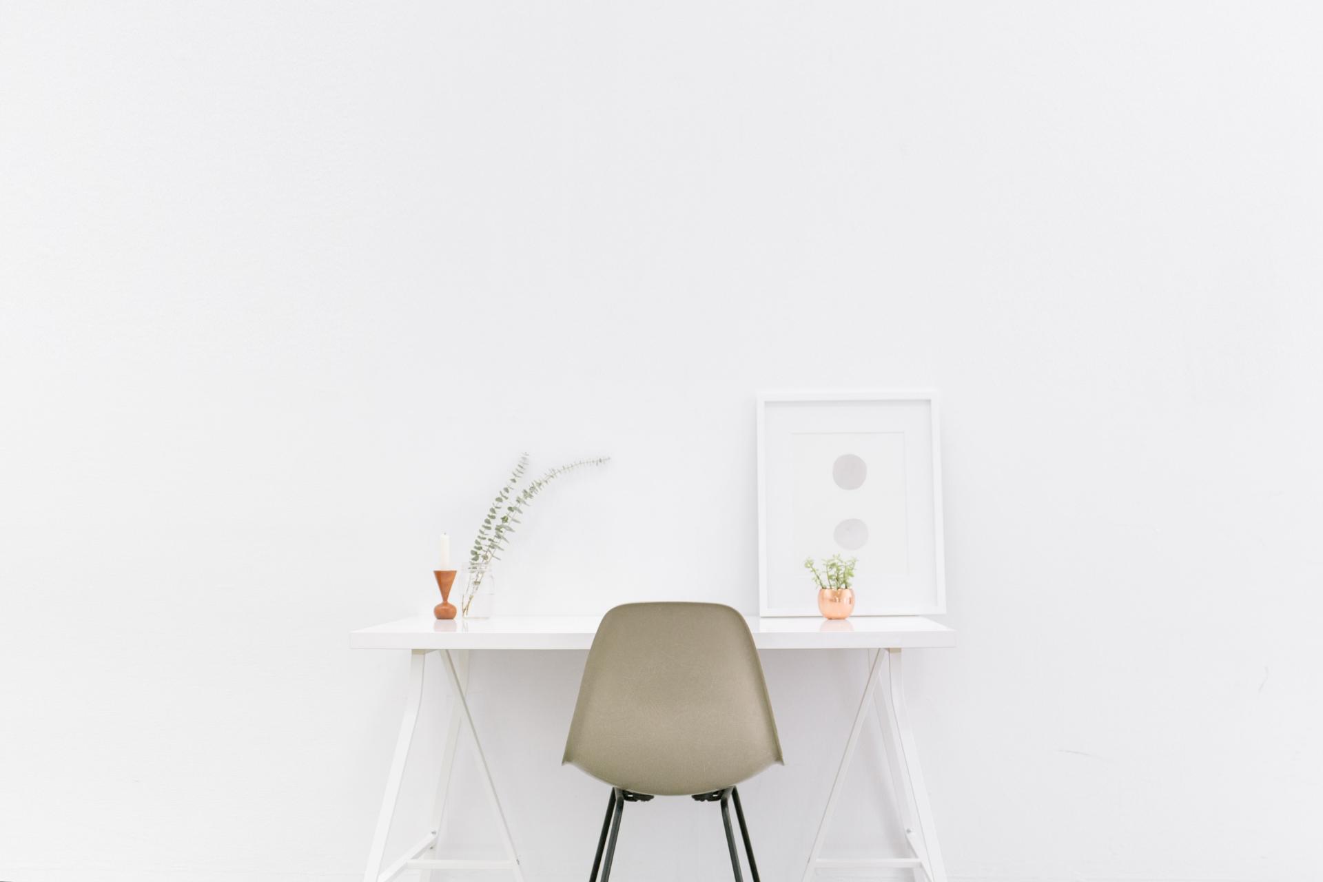 bench accounting 49909 unsplash PrettyLittleThing snakeprint Home: My Desk Story *