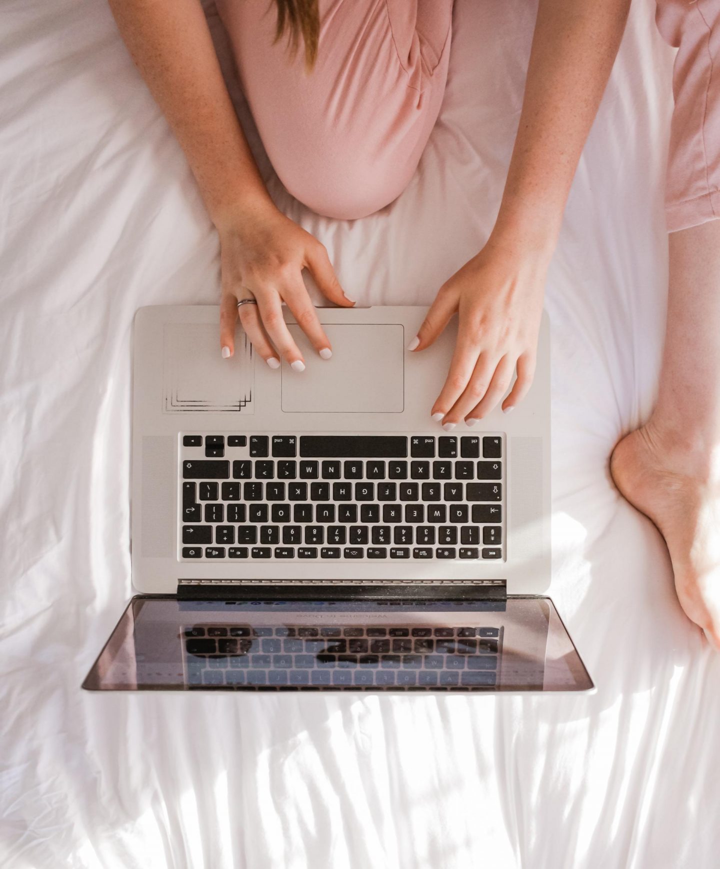 nicole honeywill 1237036 unsplash social media detox The Social Media Detox